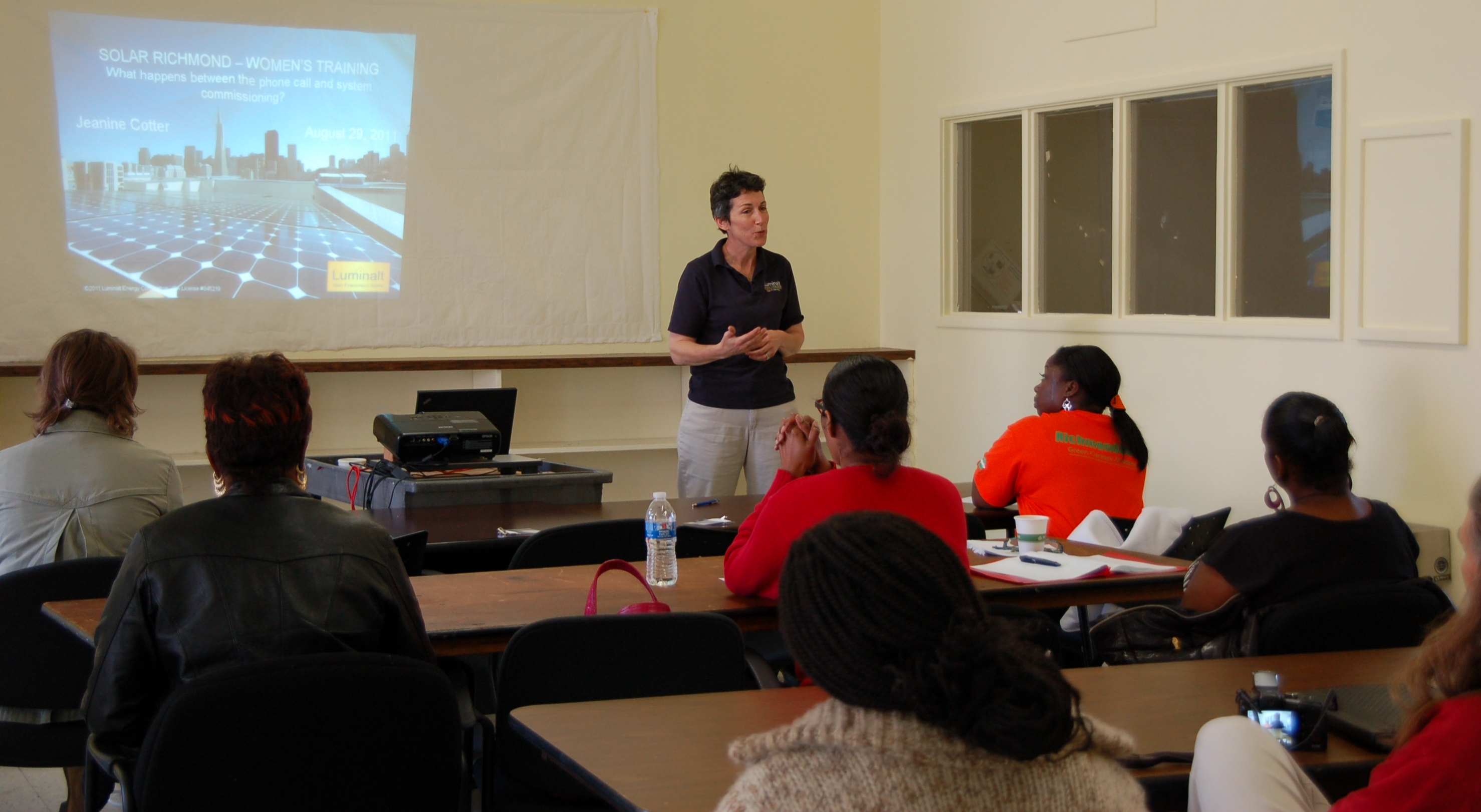 CEO Jeanine Cotter presents at Solar Richmond’s course training local women